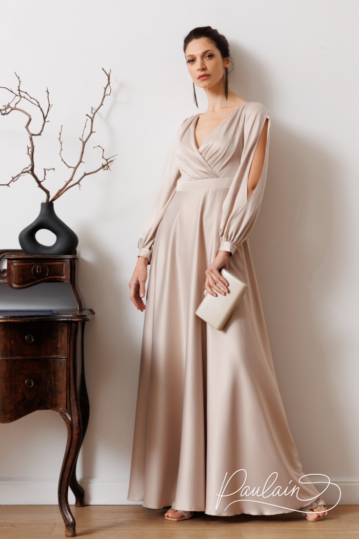 Вечернее струящееся платье из шёлка с оригинальным длинным рукавом - САННИ | Paulain