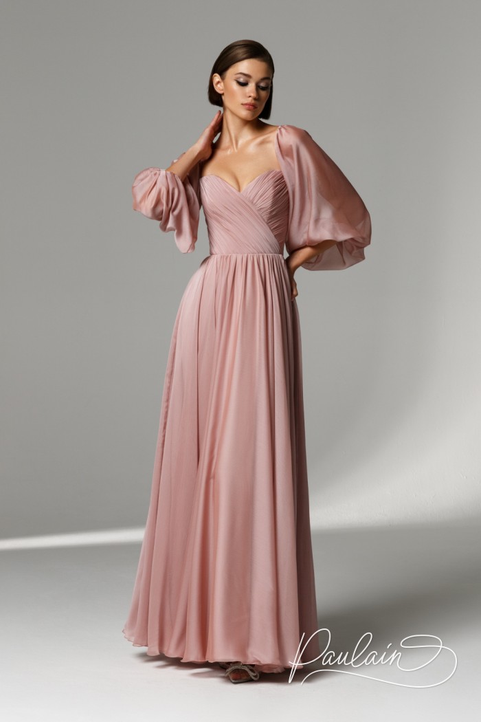 Нежное легкое розовое платье в пол со спущенным рукавом