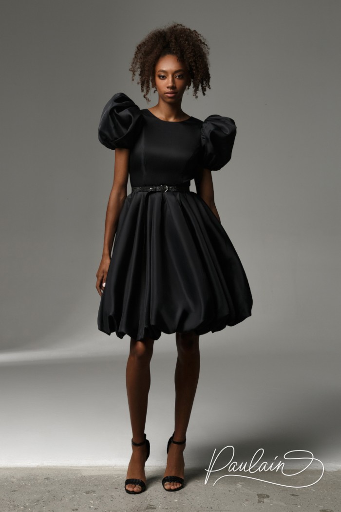 Оригинальное черное короткое платье с объемным рукавом и открытой спиной - ЛОЛИТА | Paulain