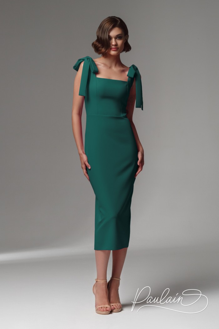 Зеленое платье по фигуре миди длины на бретелях - МИША | Paulain