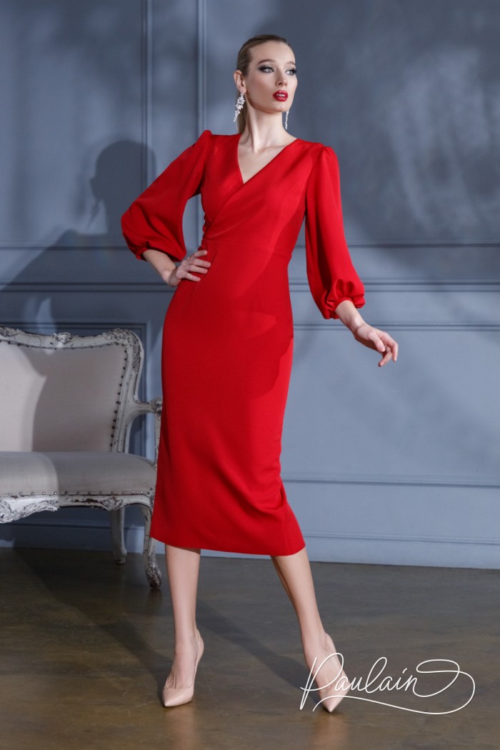 Красивое красное платье длины миди с шикарным вырезом и небольшим разрезом сзади - ЛИНДСИ | Paulain